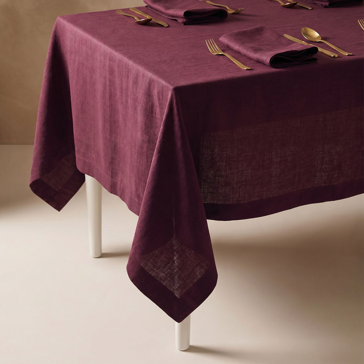 Linen tablecloth Deep burgundy