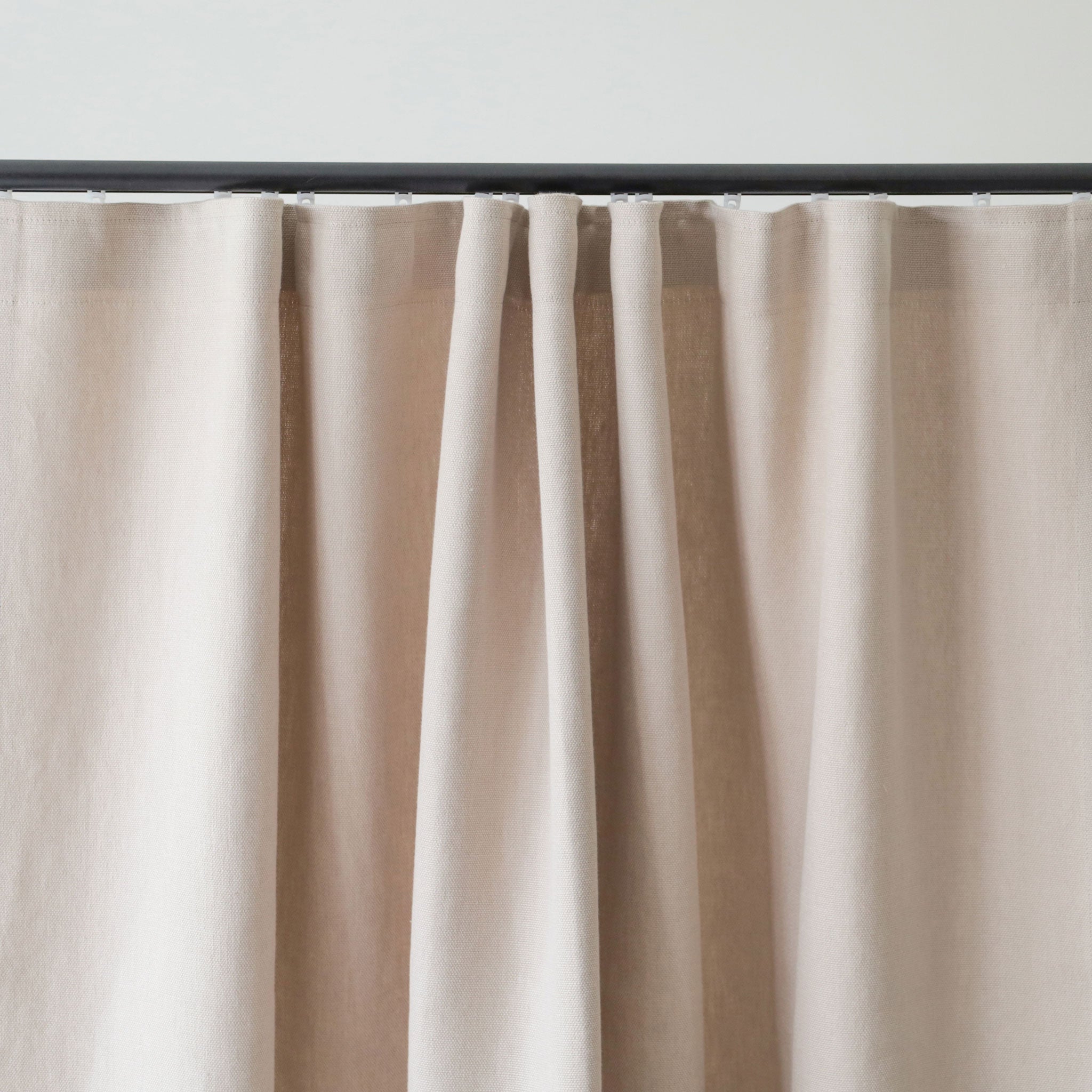 Heavy linen curtain with non pleated tape