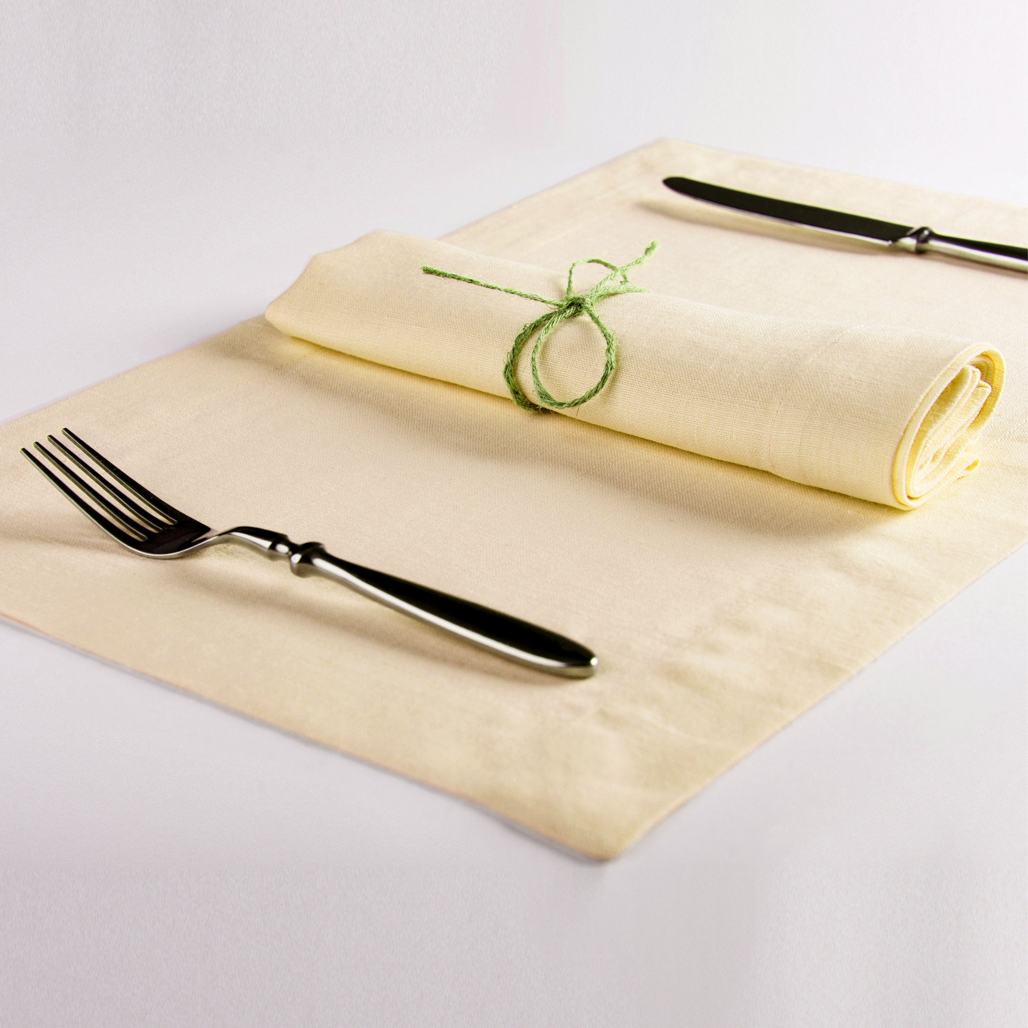 Linen placemat Butter yellow