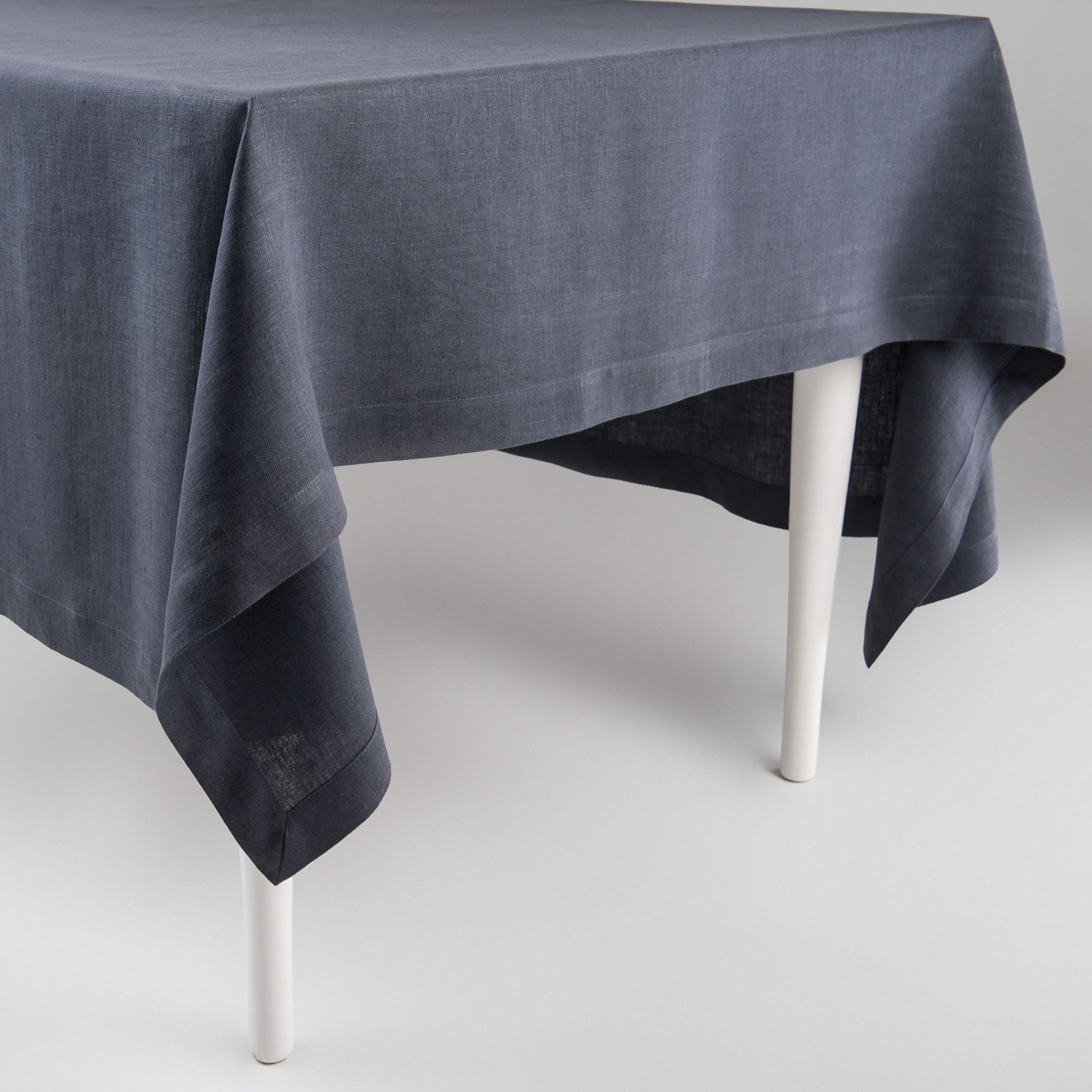 Linen tablecloth Charcoal