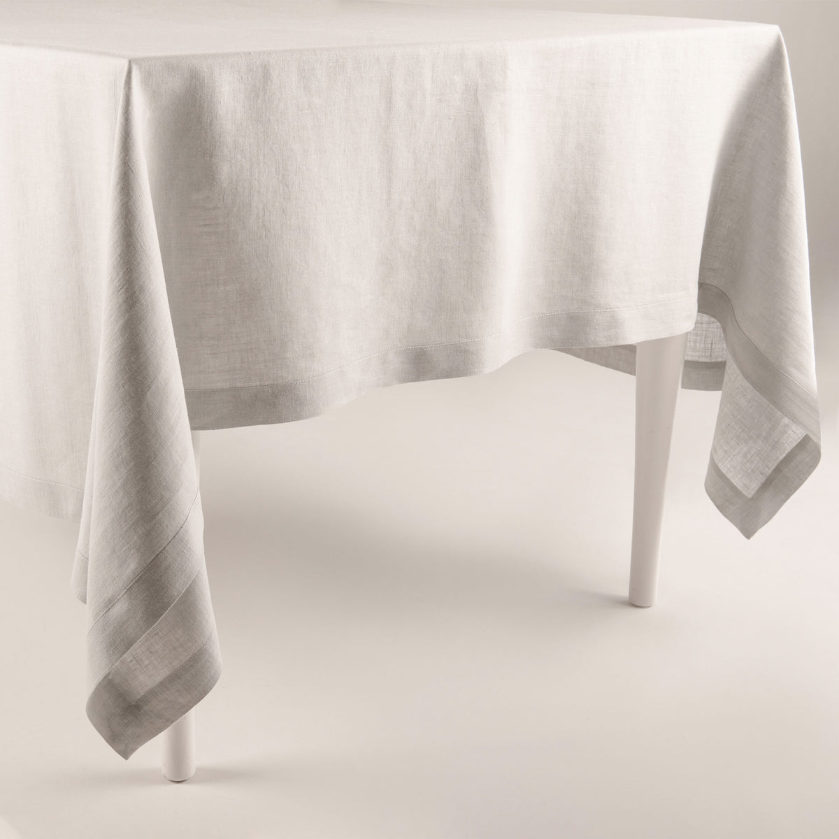 Linen tablecloth Cloud white